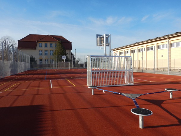 Spielfeld_Sporthof_Grundschule_Nehesdorf