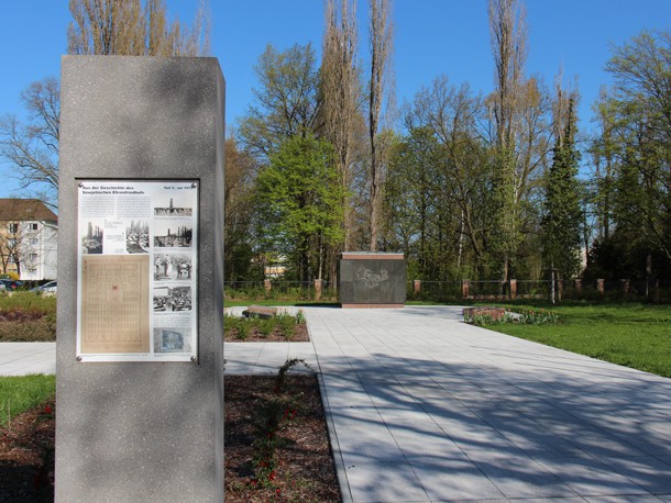 Stele_Sowjetischer_Ehrenfriedhof_Senftenberg